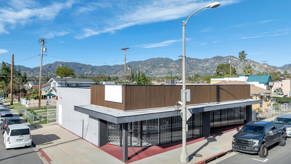 More Photos Of 901 N Maclay Ave, San Fernando Freestanding For Lease