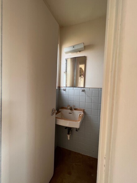 More Photos Of 2500 N Main St, Tahoka Hotel For Sale