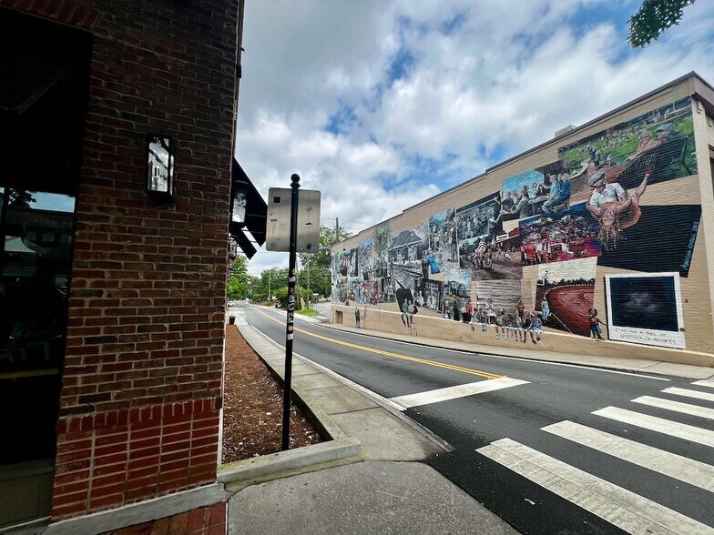 More Photos Of 8632 Main St, Woodstock Restaurant For Lease