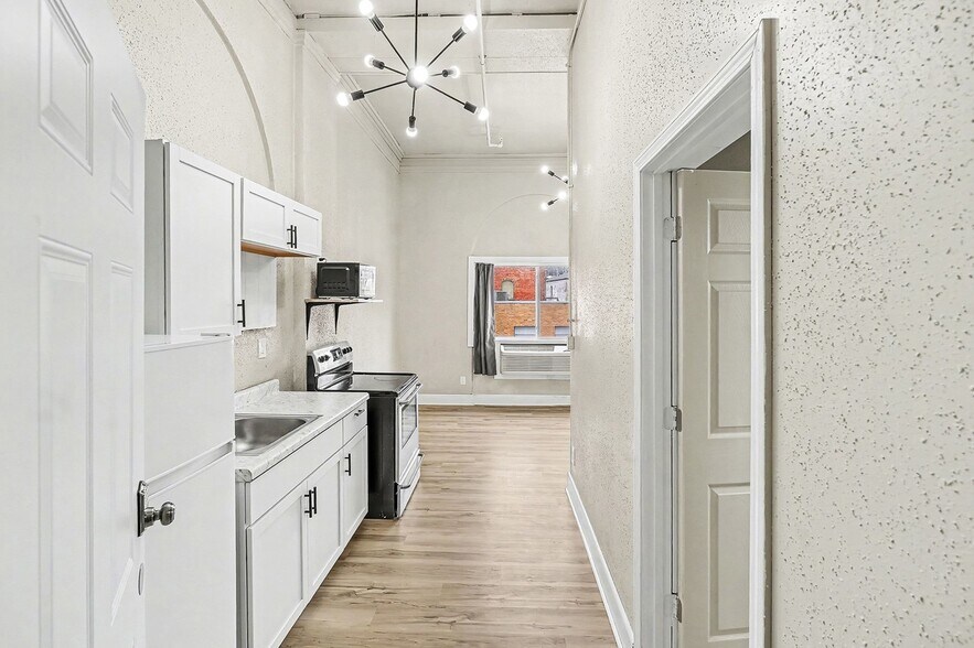 More Photos Of 1302 Faraon St, Saint Joseph Office For Sale