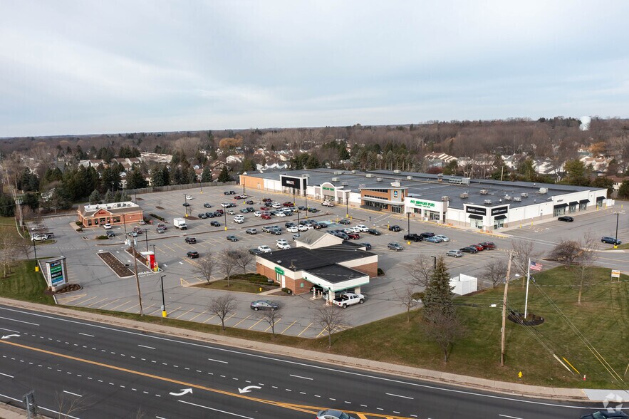 More Photos Of 800-810 Paul Rd, Rochester Unknown For Lease