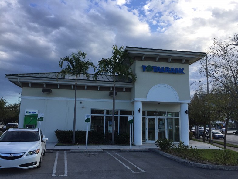 More Photos Of 10205 S Dixie Hwy, Pinecrest Unknown For Lease
