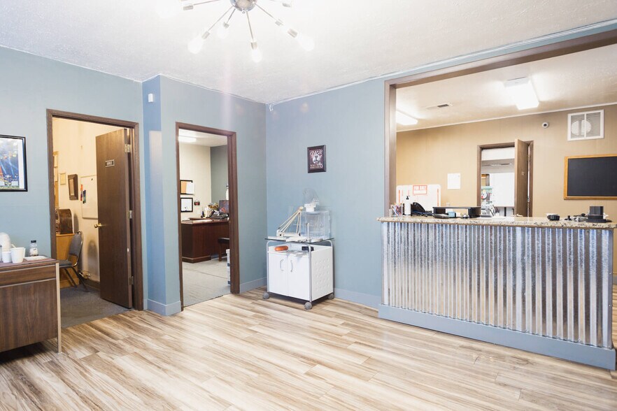 More Photos Of 2002 Fruitvale Blvd, Yakima Warehouse For Sale