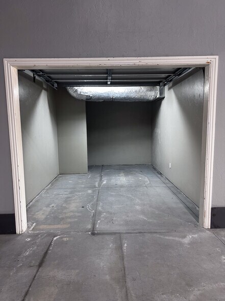 More Photos Of 524 Tower Dr, Moore Flex For Lease