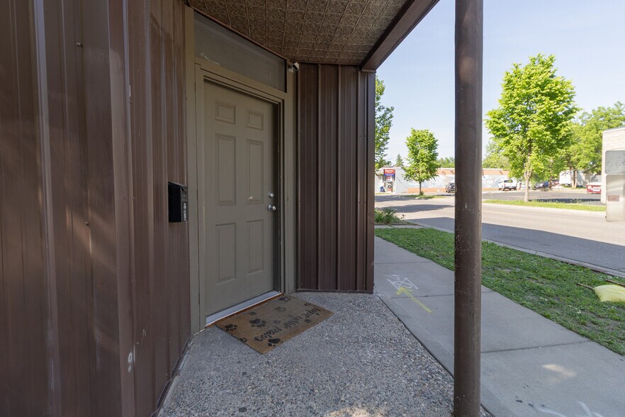 More Photos Of 1321 Payne Ave, Saint Paul Storefront Retail Residential For Sale