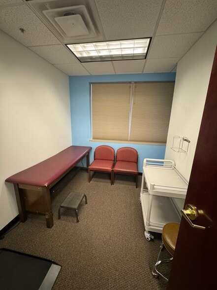 More Photos Of 450 Alkyre Run Dr, Westerville Medical For Sale