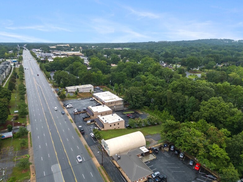 More Photos Of 730 Wade Hampton Blvd, Greenville Freestanding For Sale
