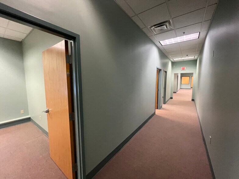 More Photos Of 59 Chennel Dr, Concord Office For Sale