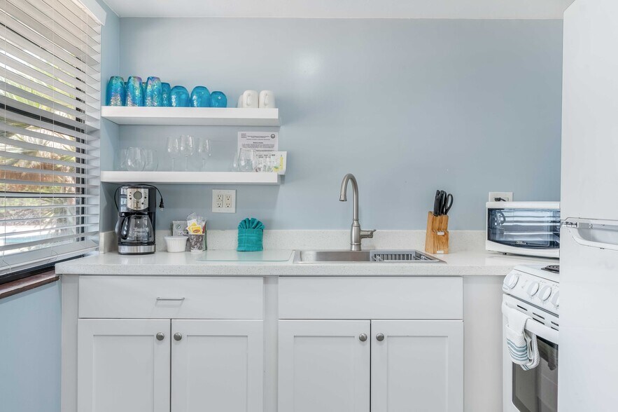 More Photos Of 97850 Overseas Hwy, Key Largo Hotel For Sale