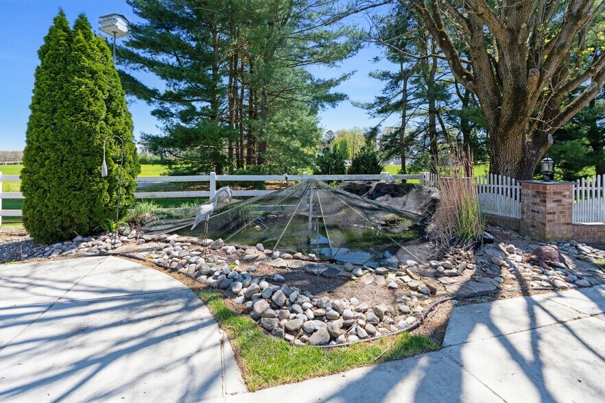 More Photos Of 1445 Catawba Ave, Newfield Service For Sale