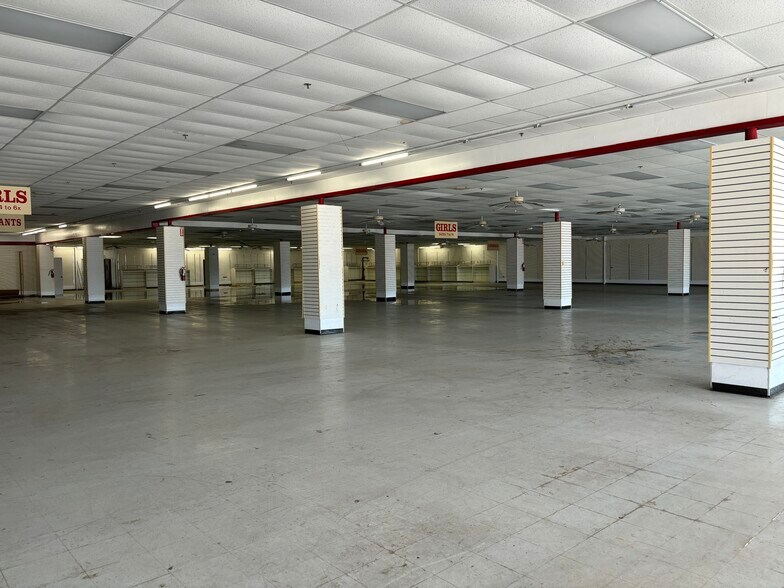 More Photos Of 2250-2334 Boca Chica Blvd, Brownsville Unknown For Lease