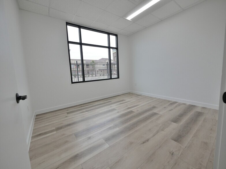 More Photos Of 23406 Kingsland Blvd, Katy Loft Creative Space For Lease