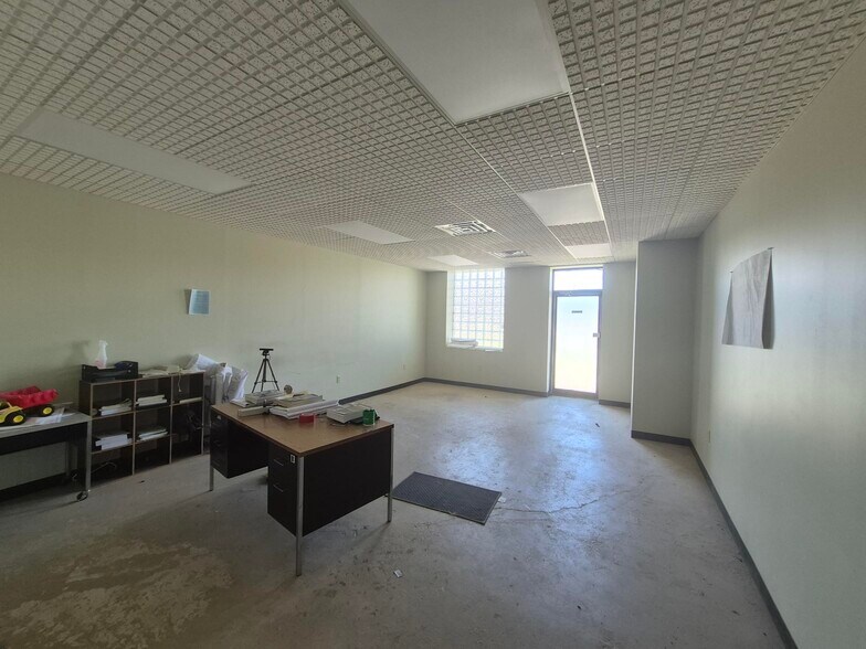 More Photos Of 2363 Broadway St, Buffalo Warehouse For Sale