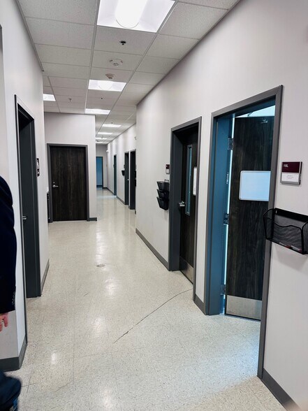 More Photos Of 4117 Woodland Dr, New Orleans Dormitory For Sale