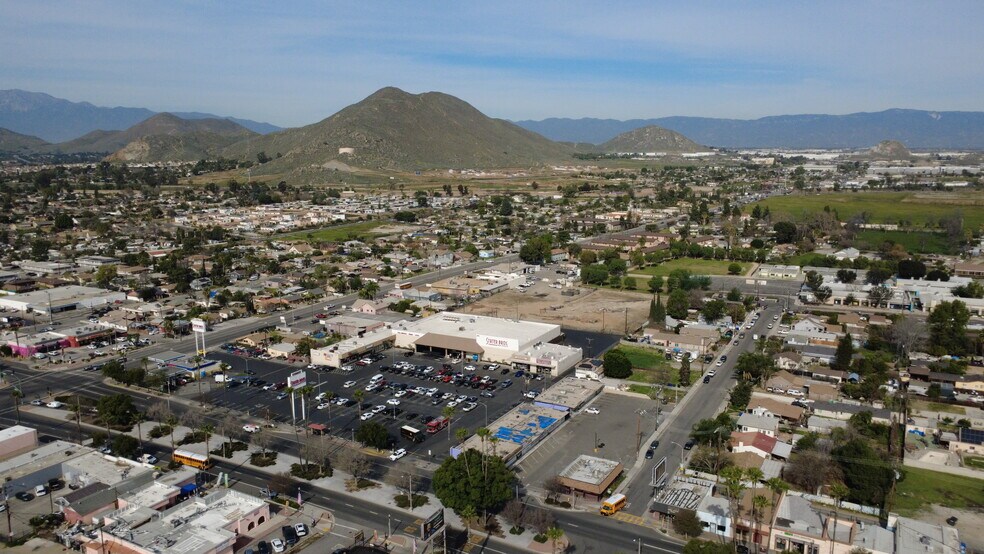 More Photos Of , Jurupa Valley General Retail For Sale