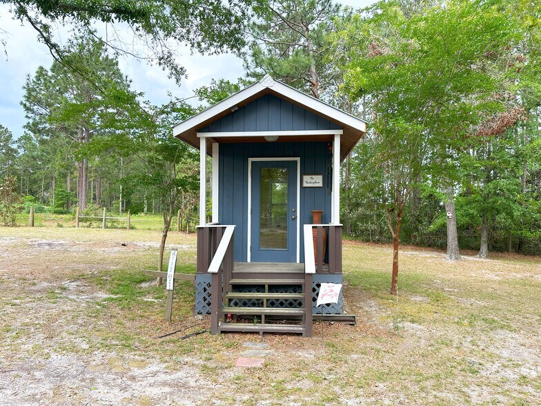 Primary Photo Of 1367 Freedom Ln, Metter Sports And Entertainment For Lease