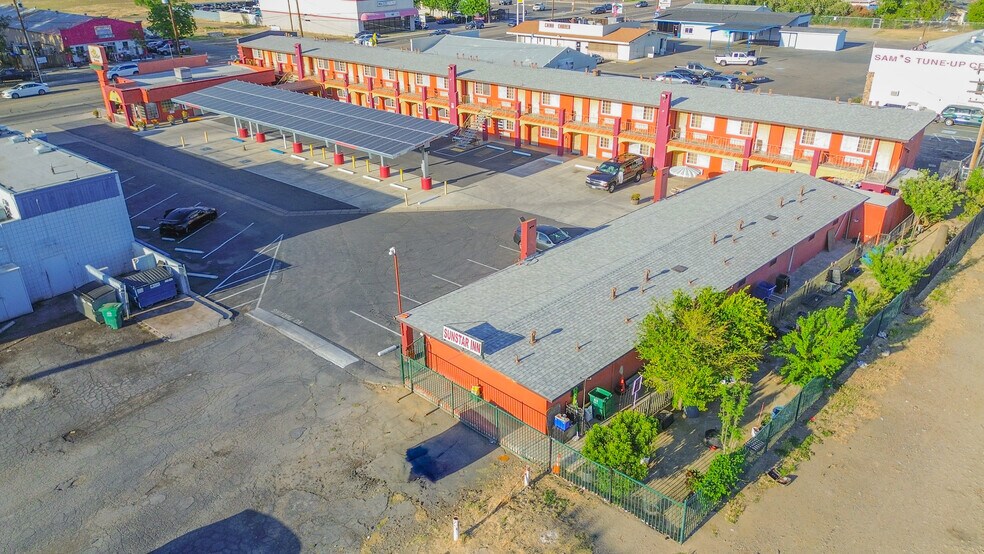 More Photos Of 839 W Pacheco Blvd, Los Banos Hotel For Sale