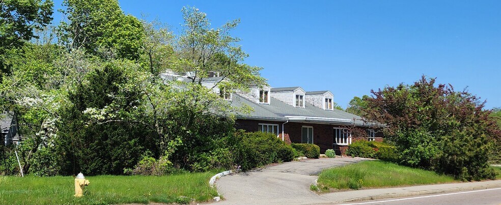 More Photos Of 7 New Driftway, Scituate Medical For Sale