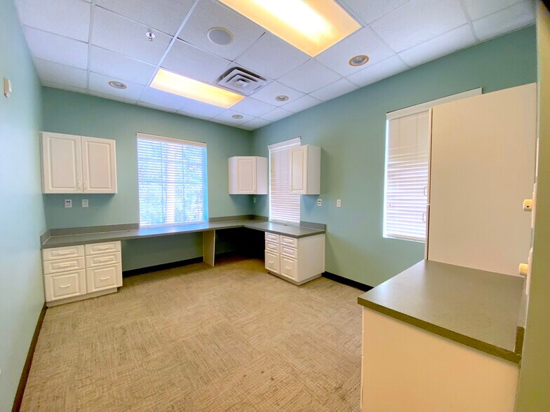 More Photos Of 910 Williston Park Pt, Lake Mary Medical For Sale