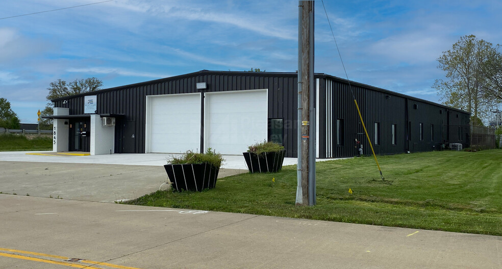 Primary Photo Of 1845 Superior St, Sandusky Warehouse For Sale