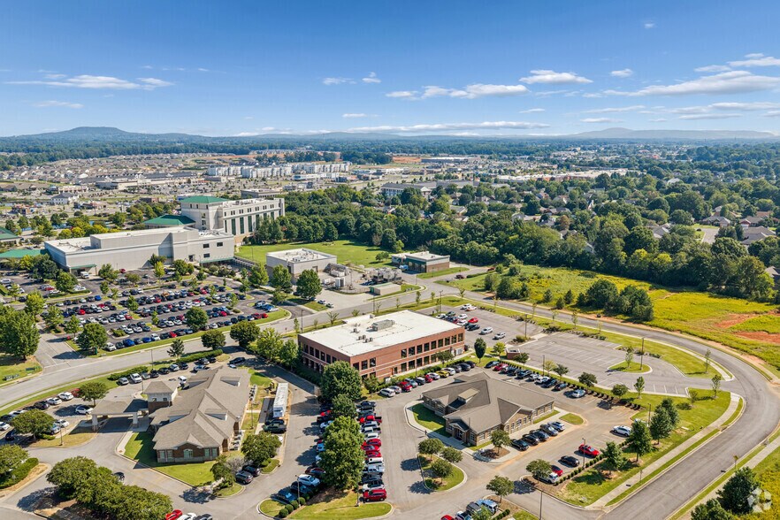 More Photos Of 8425 Wann Dr NW, Madison Medical For Lease