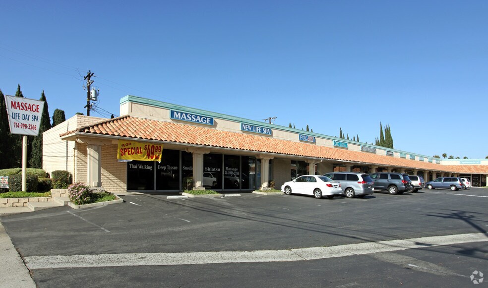 More Photos Of 1700 N Tustin St, Orange Unknown For Lease