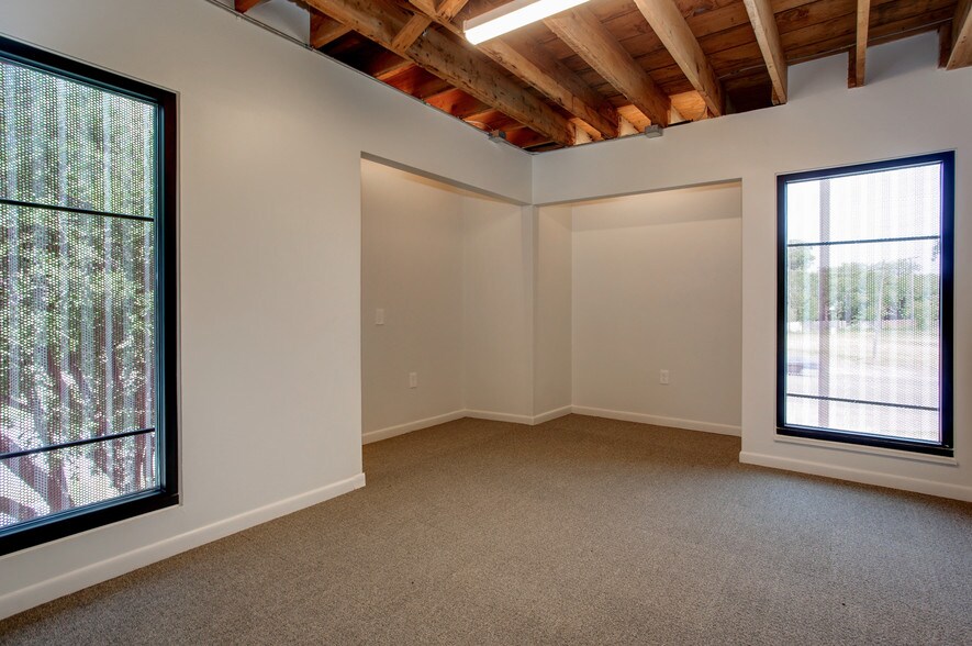 More Photos Of 1800 W Bowie St, Fort Worth Loft Creative Space For Lease