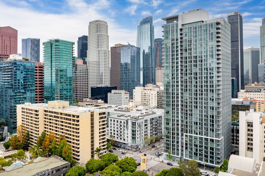 More Photos Of 645 W 9th St, Los Angeles Apartments For Lease