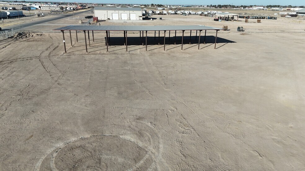 More Photos Of 2086 Oil Mill Rd, Pecos Warehouse For Lease
