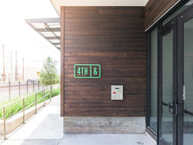 More Photos Of 1800 E 4th St, Austin Office Residential For Sale