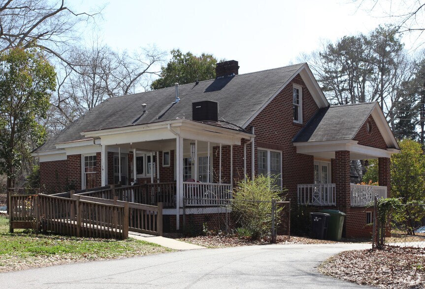 More Photos Of 1401 W Poplar St, Griffin Office Residential For Sale