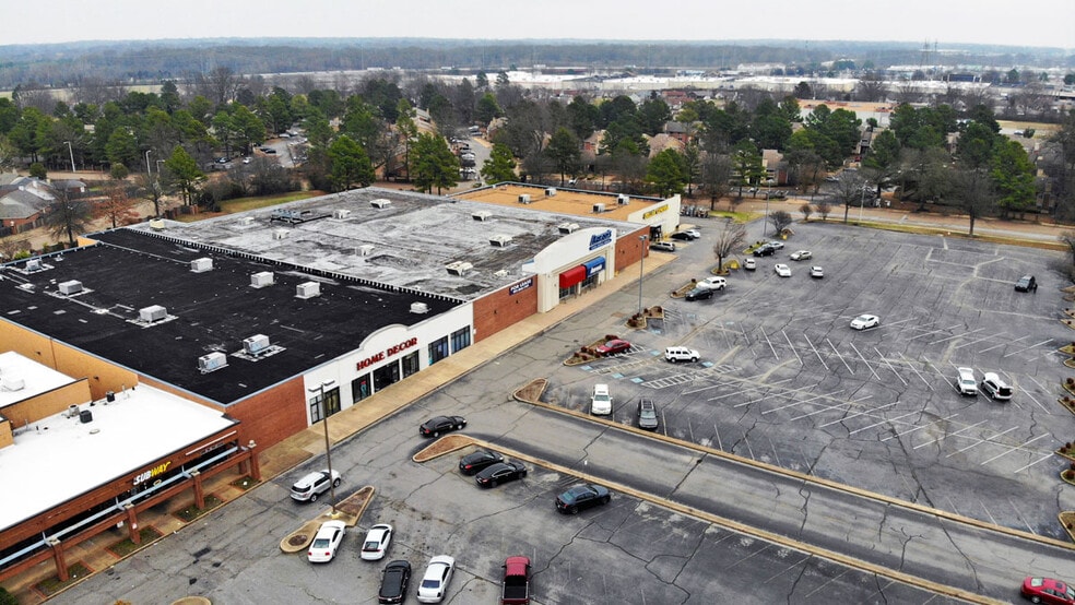 More Photos Of 6756-6760 Winchester Rd, Memphis Storefront For Sale