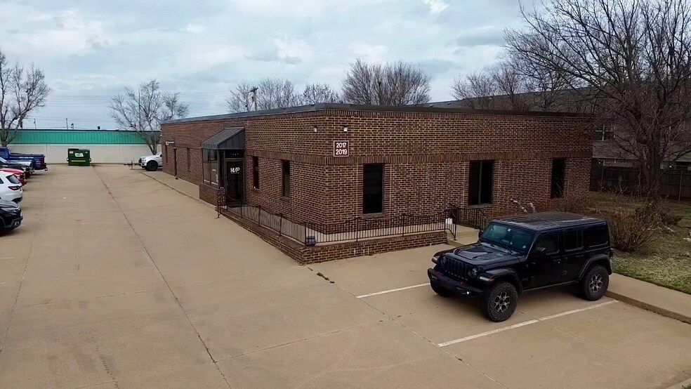 Primary Photo Of 2017-2019 Heritage Park Dr, Oklahoma City Office For Sale