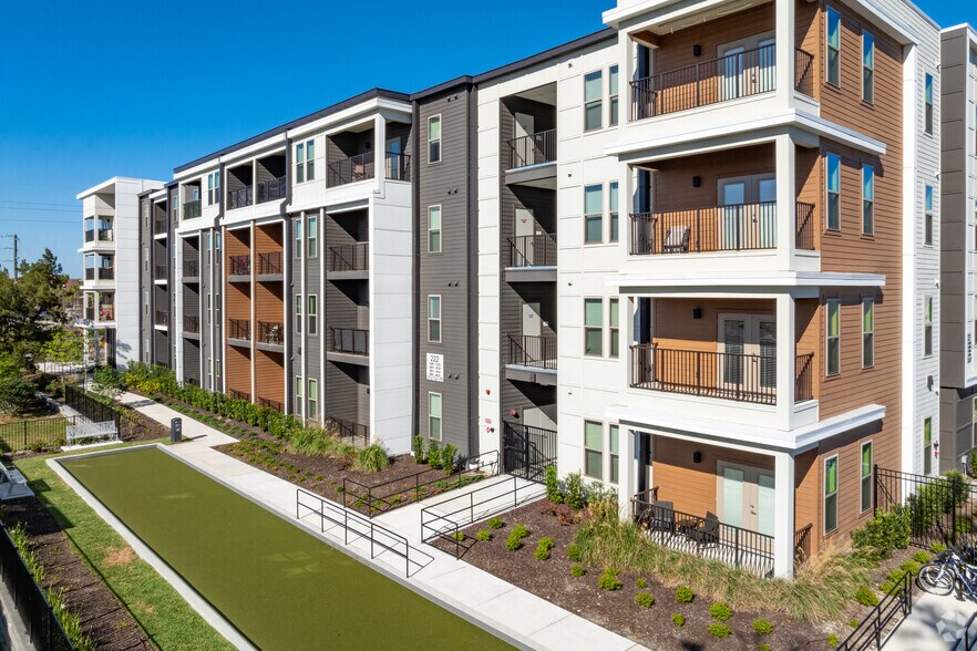 More Photos Of 234 E Mitchell Hammock Rd, Oviedo Apartments For Lease