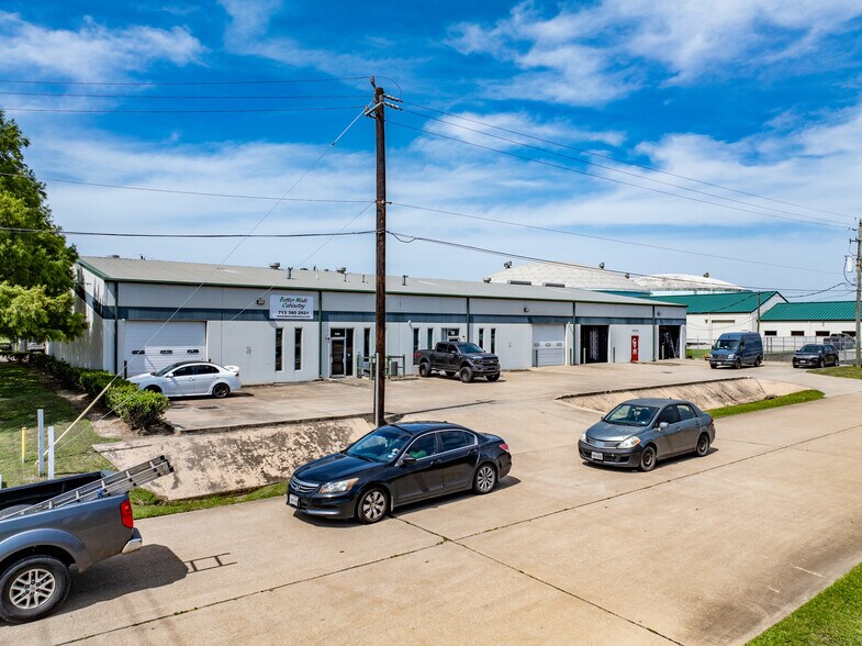 More Photos Of 1440 Brittmoore Rd, Houston Storefront For Lease