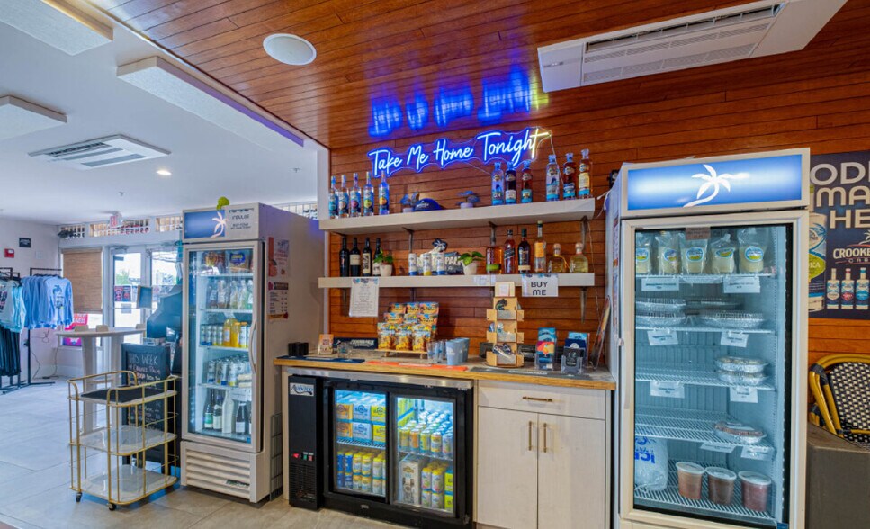 More Photos Of 90184 Overseas Hwy, Tavernier Restaurant For Lease