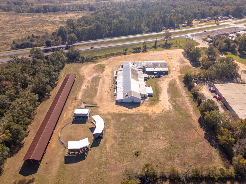 More Photos Of 13087 Hwy 271 N, Tyler Sports And Entertainment For Lease
