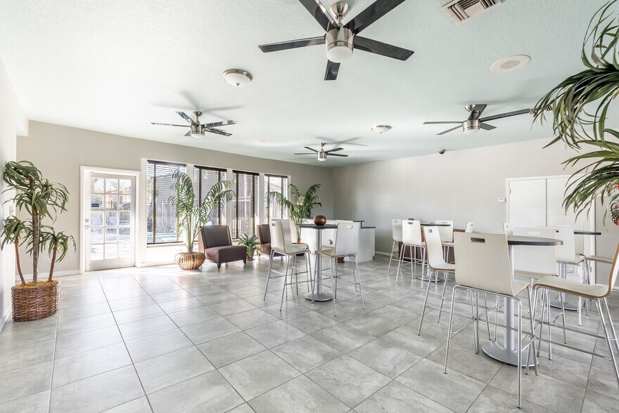 More Photos Of 5659 Del Prado Dr, Tampa Apartments For Sale