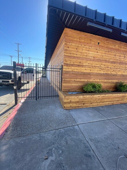 More Photos Of 815 Pennsylvania Ave, Fort Worth Medical For Lease