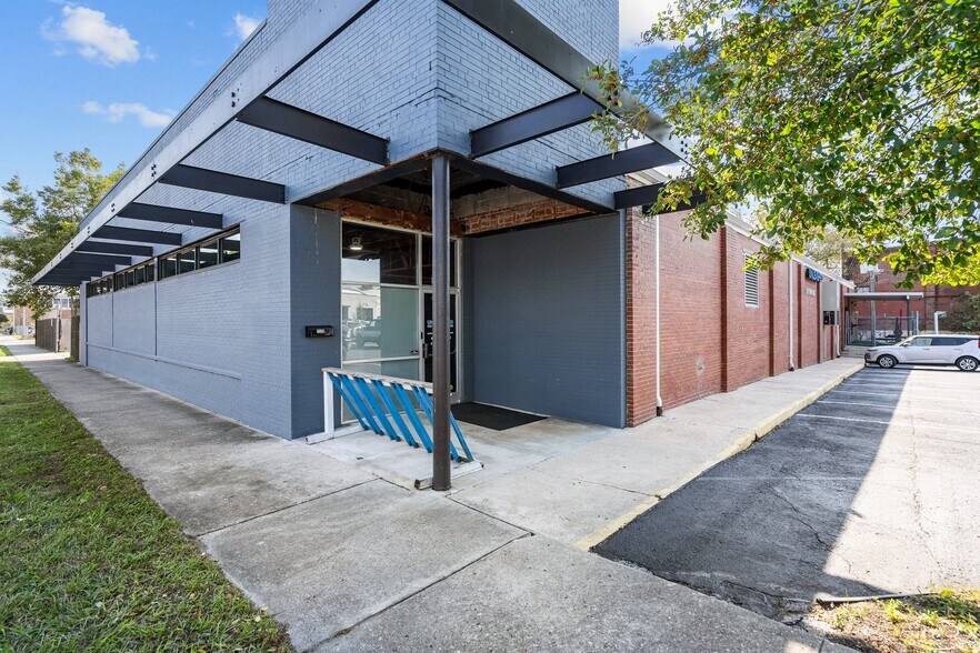 More Photos Of 1108 Princess St, Wilmington Storefront For Sale