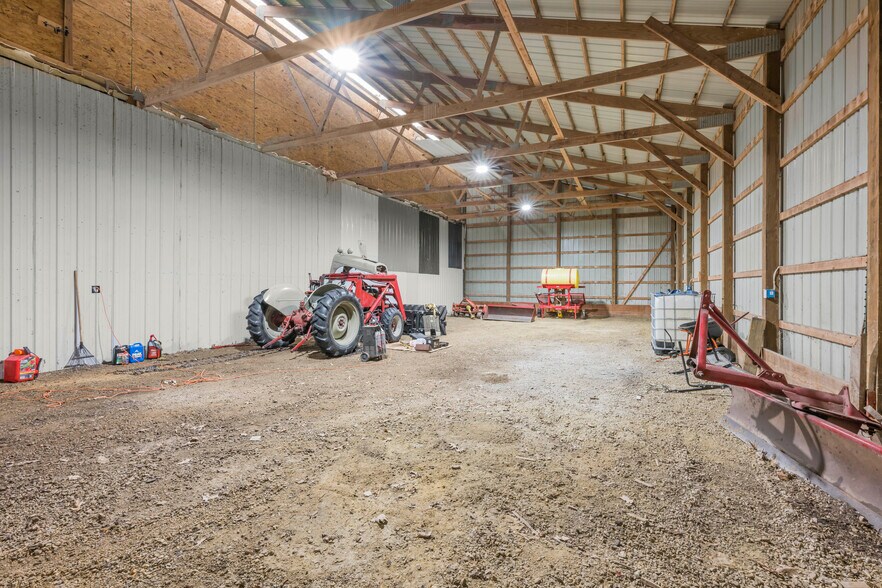 More Photos Of 90917 240th St, Austin Light Distribution For Sale