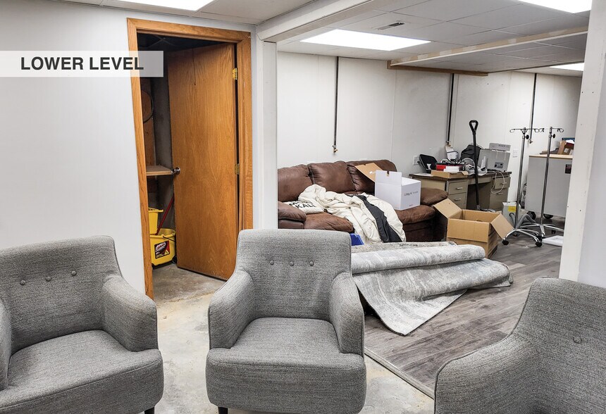 More Photos Of 1711 E 10th St, Sioux Falls Office For Sale