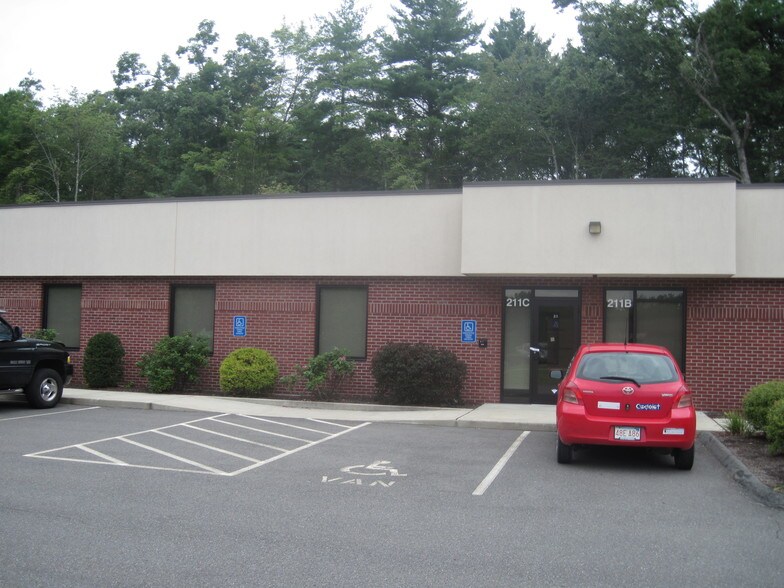 More Photos Of 211 State St, Belchertown Medical For Lease