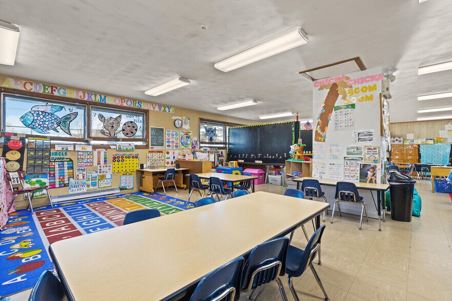 More Photos Of 600 E Ashland St, Brockton Office For Sale