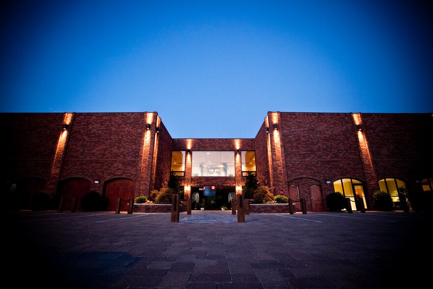 More Photos Of 13200 Marina Way, Woodbridge Office For Lease