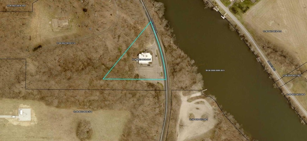 More Photos Of 15212 N Red Bud Trl, Buchanan General Retail For Sale
