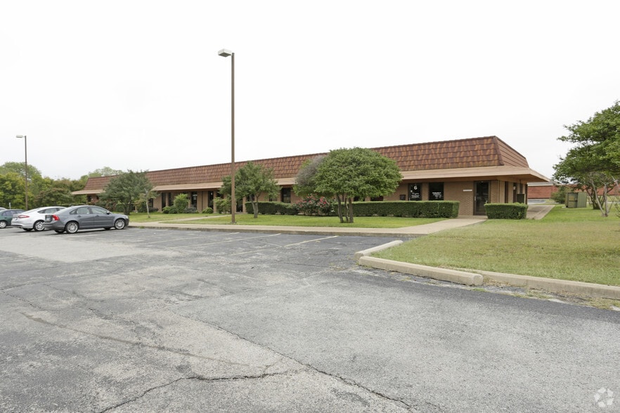 More Photos Of 2701 Osler Dr, Grand Prairie Medical For Sale