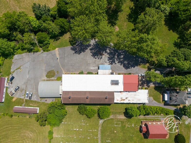 More Photos Of 144 Runnymeade rd, Bunker Hill General Retail For Sale