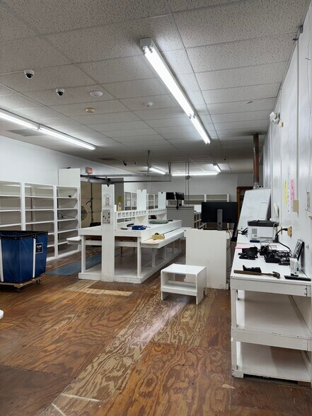 More Photos Of 1304 S Broad St, Monroe Flex For Lease