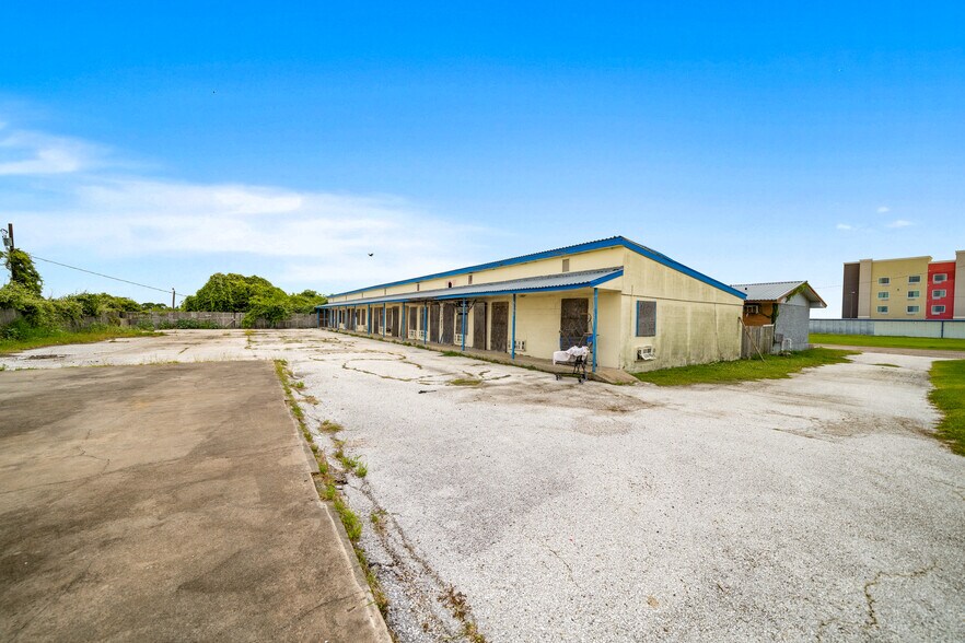 More Photos Of 9401 S Padre Island Dr, Corpus Christi Hotel For Sale